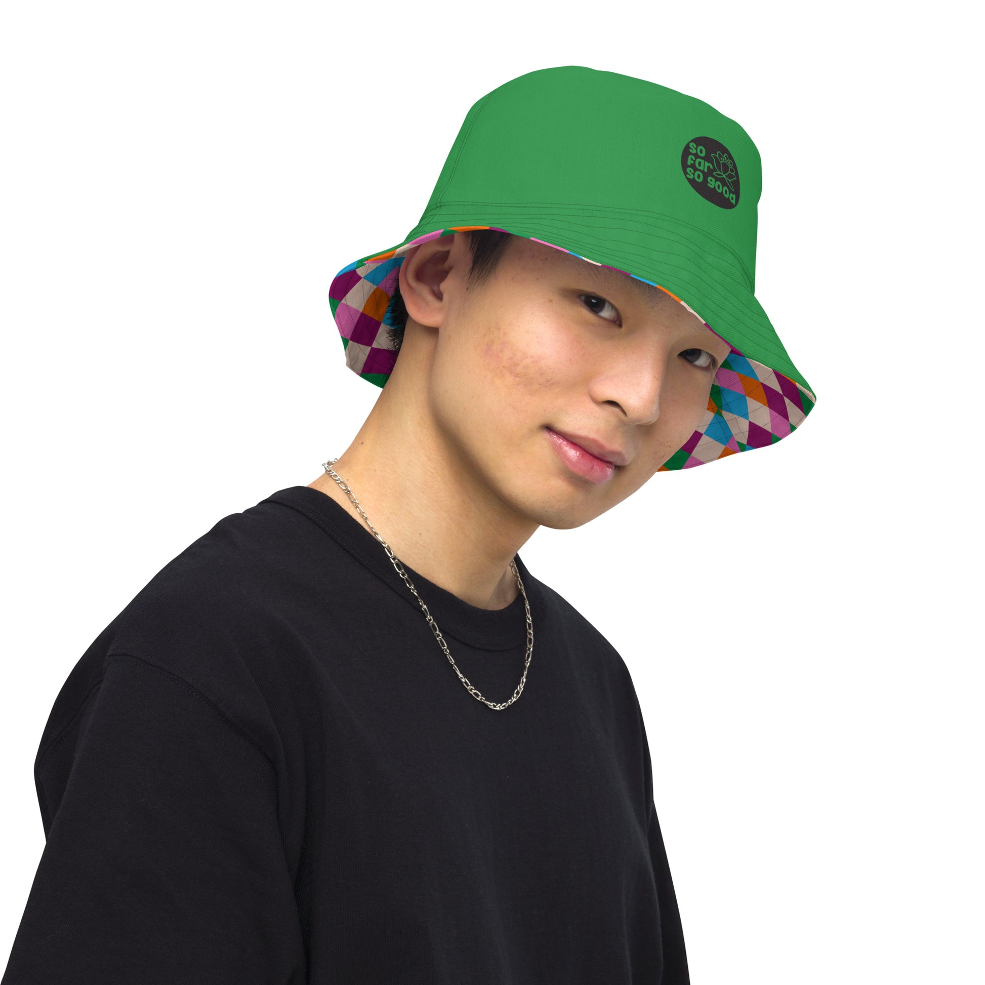 men-wearing-bucket-hat-green-canadian-streetwear